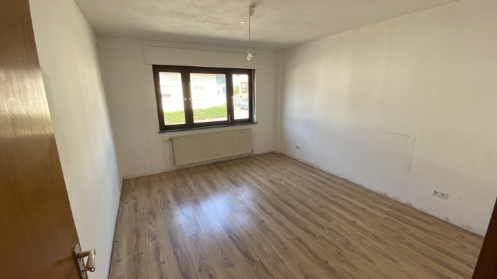 Freistehendes Einfamilienhaus in Lebach – sonnige Südlage - Kein OT