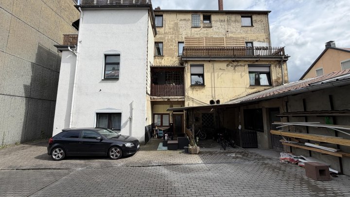 Attraktives Mehrfamilienhaus mit 5 Wohneinheiten und Entwicklungspotenzial in Sulzbach