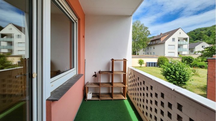 Perfekt aufgeteilt: Charmante Hochparterre-Wohnung mit 2 Balkonen & Einbauküche in Konz-Karthaus