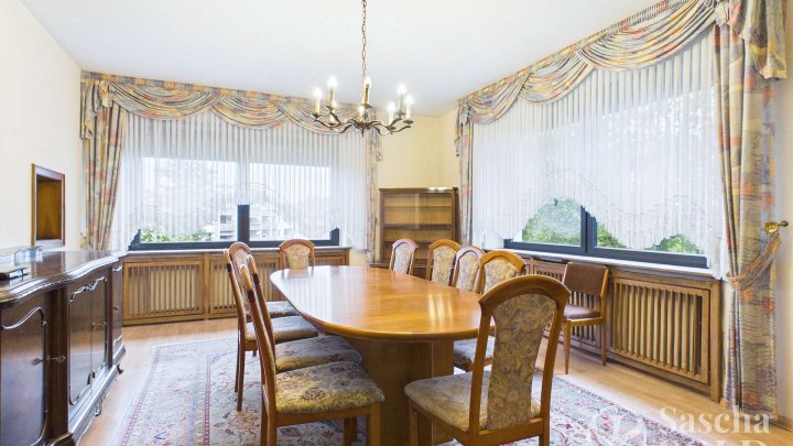 Wohnen mit Weitblick – Großzügiges Anwesen auf weitläufigem Grundstück in Elversberg
