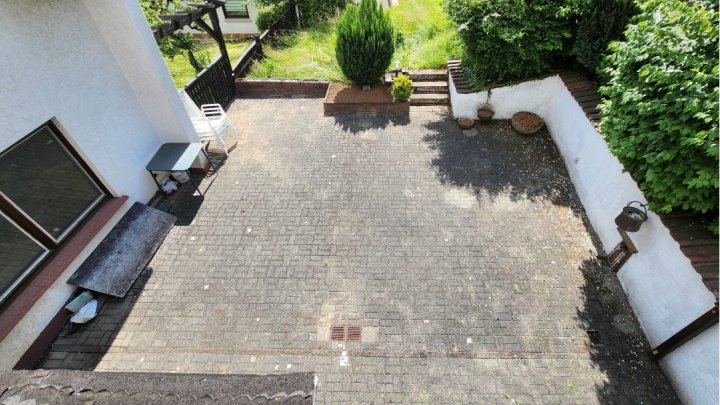 Großzügiges Einfamilienhaus in Ortsrandlage mit Panoramablick über das Moseltal