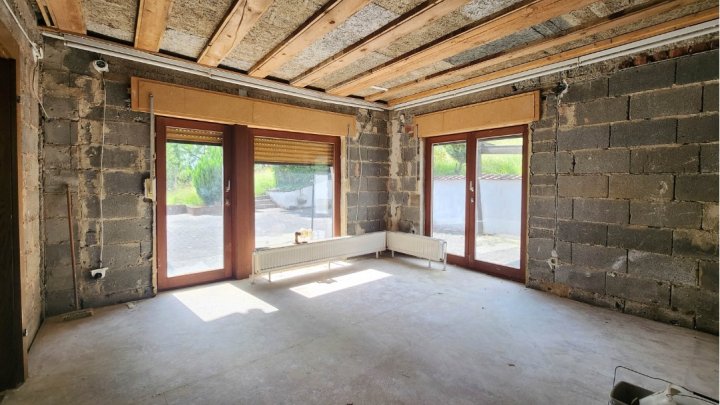 Großzügiges Einfamilienhaus in Ortsrandlage mit Panoramablick über das Moseltal