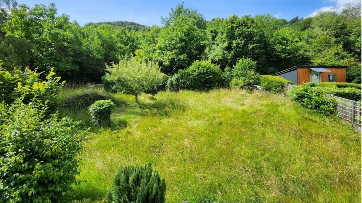 Großzügiges Einfamilienhaus in Ortsrandlage mit Panoramablick über das Moseltal