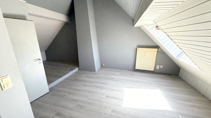 Freistehendes Wohnhaus mit drei separat nutzbaren Wohneinheiten