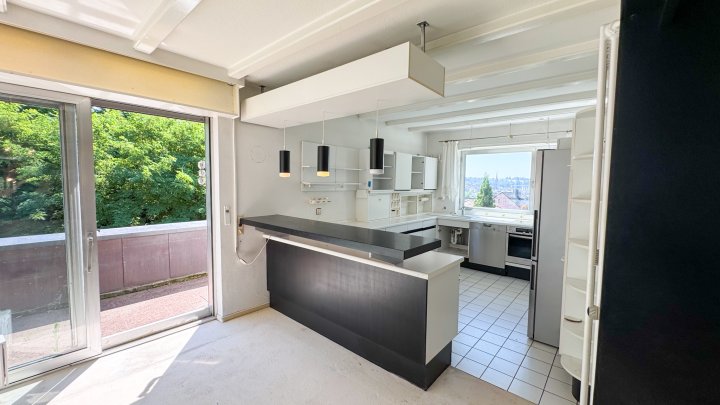 STADTBLICK - Großzügiges Einfamilienhaus mit Garage/Balkonen in Zweibrücken (Stadt)