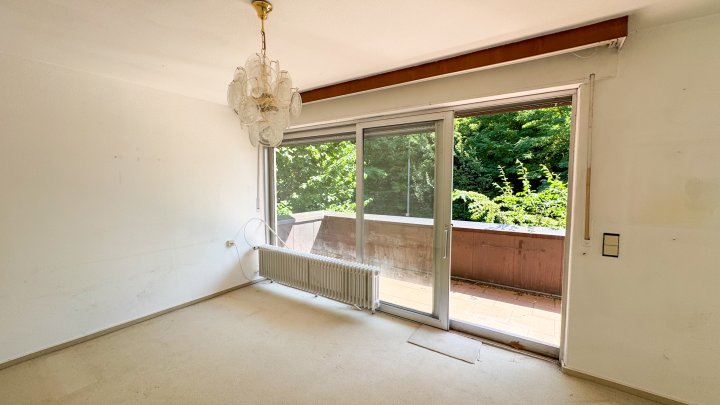 STADTBLICK - Großzügiges Einfamilienhaus mit Garage/Balkonen in Zweibrücken (Stadt)