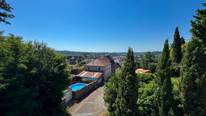STADTBLICK - Großzügiges Einfamilienhaus mit Garage/Balkonen in Zweibrücken (Stadt)