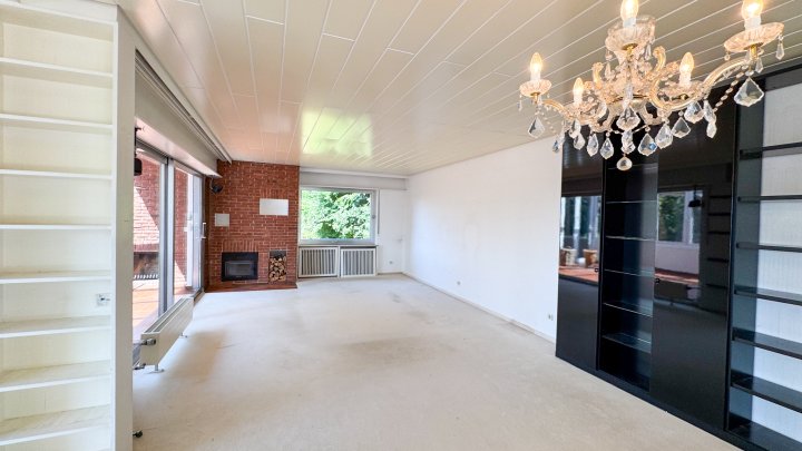 STADTBLICK - Großzügiges Einfamilienhaus mit Garage/Balkonen in Zweibrücken (Stadt)