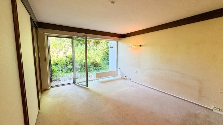 STADTBLICK - Großzügiges Einfamilienhaus mit Garage/Balkonen in Zweibrücken (Stadt)