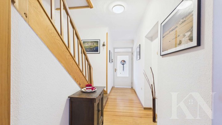 Viel Platz für die Familie: Freistehendes Ein- bis Zweifamilienhaus mit Garten in Quierschied!