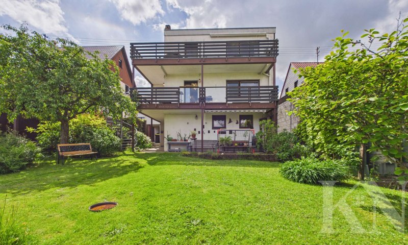 Viel Platz für die Familie: Freistehendes Ein- bis Zweifamilienhaus mit Garten in Quierschied!