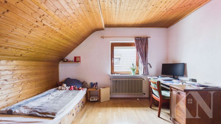 Viel Platz für die Familie: Freistehendes Ein- bis Zweifamilienhaus mit Garten in Quierschied!