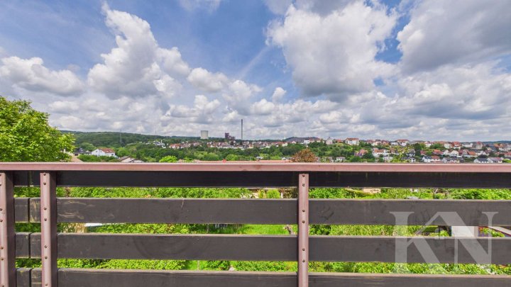 Viel Platz für die Familie: Freistehendes Ein- bis Zweifamilienhaus mit Garten in Quierschied!