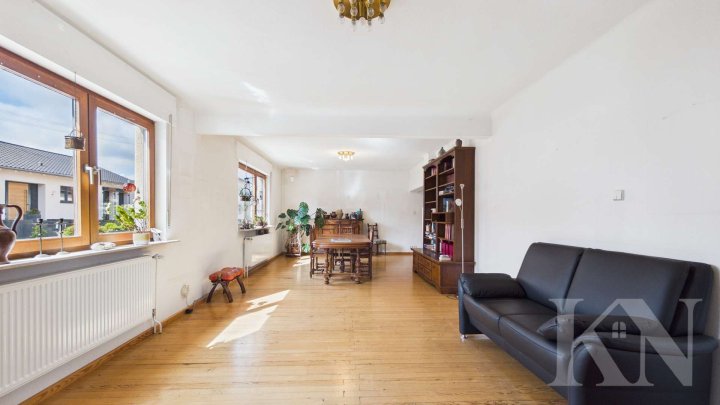 Viel Platz für die Familie: Freistehendes Ein- bis Zweifamilienhaus mit Garten in Quierschied!