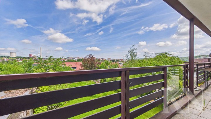 Viel Platz für die Familie: Freistehendes Ein- bis Zweifamilienhaus mit Garten in Quierschied!