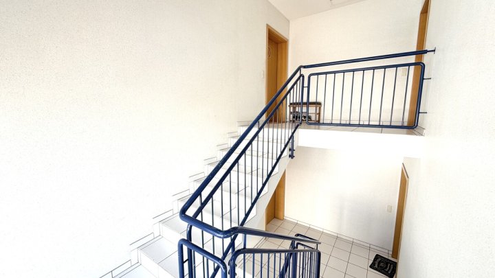 Gepflegte 3-Zimmer-Dachgeschosswohnung mit Balkon in zentraler Lage von Losheim am See