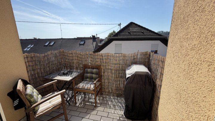 Gepflegte 3-Zimmer-Dachgeschosswohnung mit Balkon in zentraler Lage von Losheim am See
