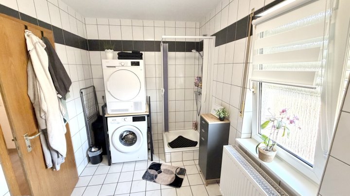 Gepflegte 3-Zimmer-Dachgeschosswohnung mit Balkon in zentraler Lage von Losheim am See