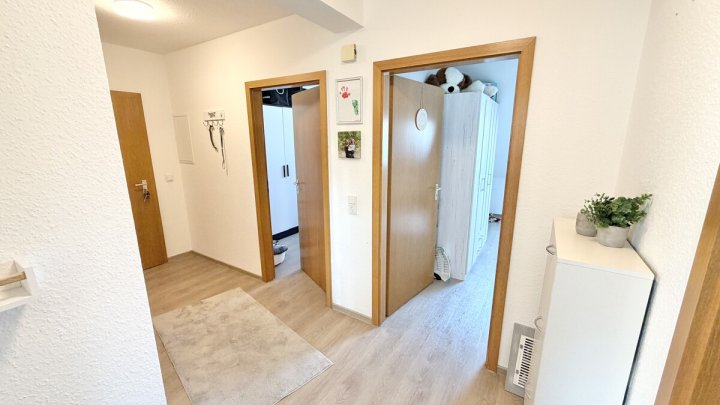 Gepflegte 3-Zimmer-Dachgeschosswohnung mit Balkon in zentraler Lage von Losheim am See