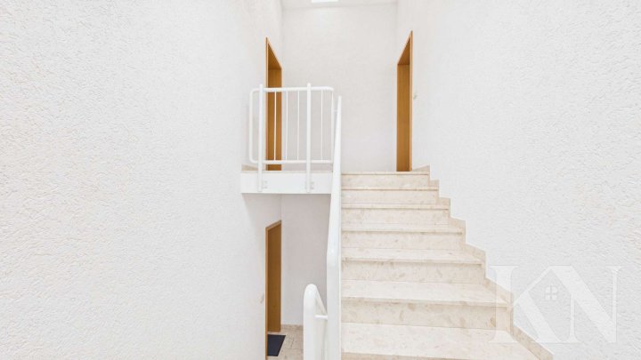 Wohnen in Riegelsberg – Gepflegte Dachgeschosswohnung mit Balkon