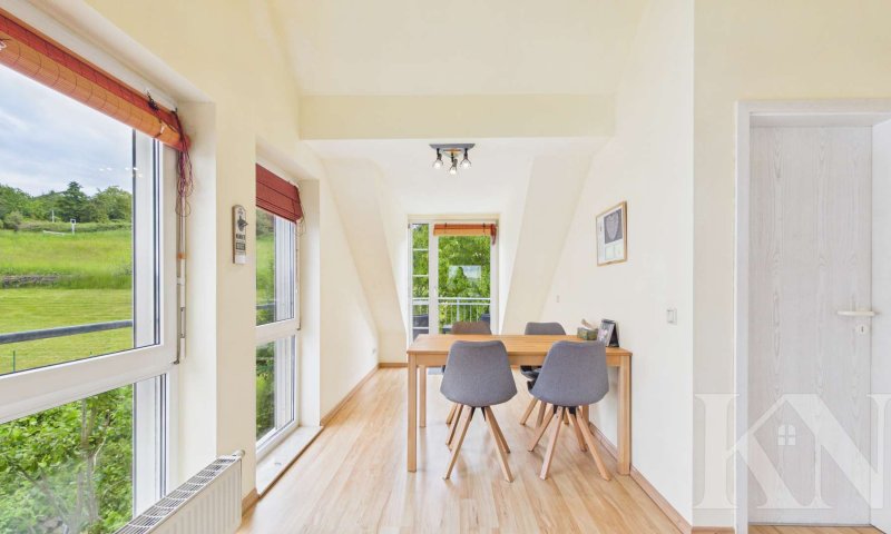 Wohnen in Riegelsberg – Gepflegte Dachgeschosswohnung mit Balkon