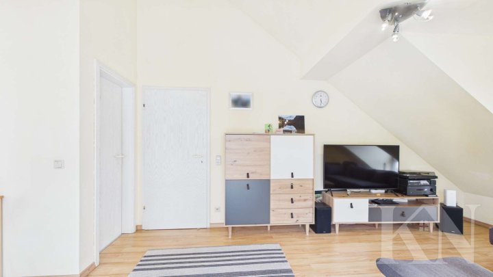 Wohnen in Riegelsberg – Gepflegte Dachgeschosswohnung mit Balkon