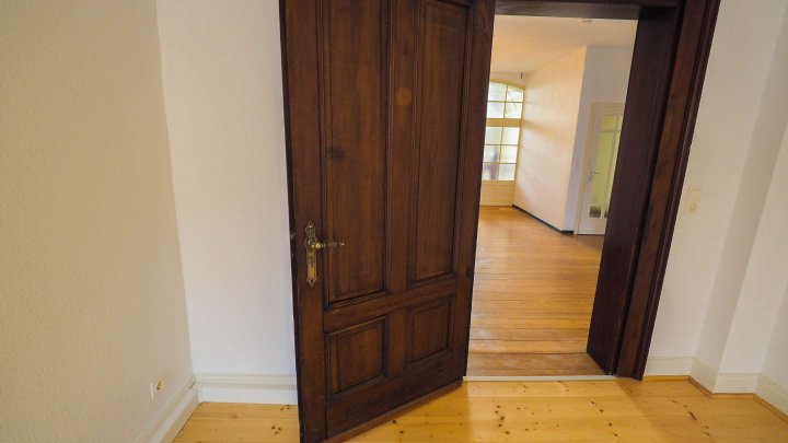 VILLA SCHWINN - Repräsentative 3-ZKB Altbauwohnung mit EBK in ZW-City