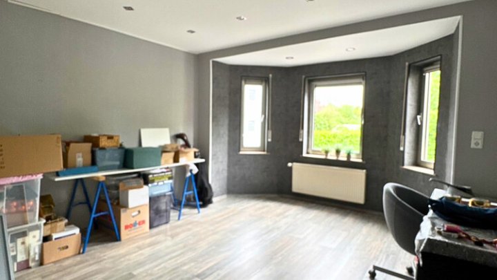 Gepflegtes 2-Familienhaus mit Garten + Garage, teilsaniert