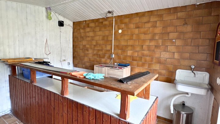 Gepflegtes 2-Familienhaus mit Garten + Garage, teilsaniert