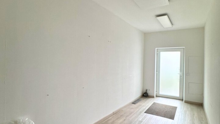 Gepflegtes 2-Familienhaus mit Garten + Garage, teilsaniert