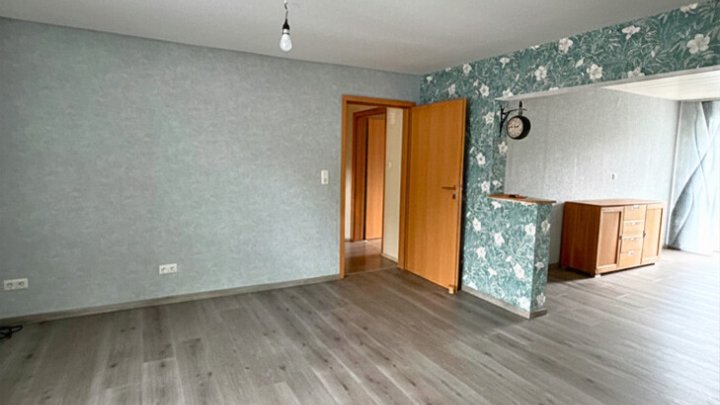 Gepflegtes 2-Familienhaus mit Garten + Garage, teilsaniert
