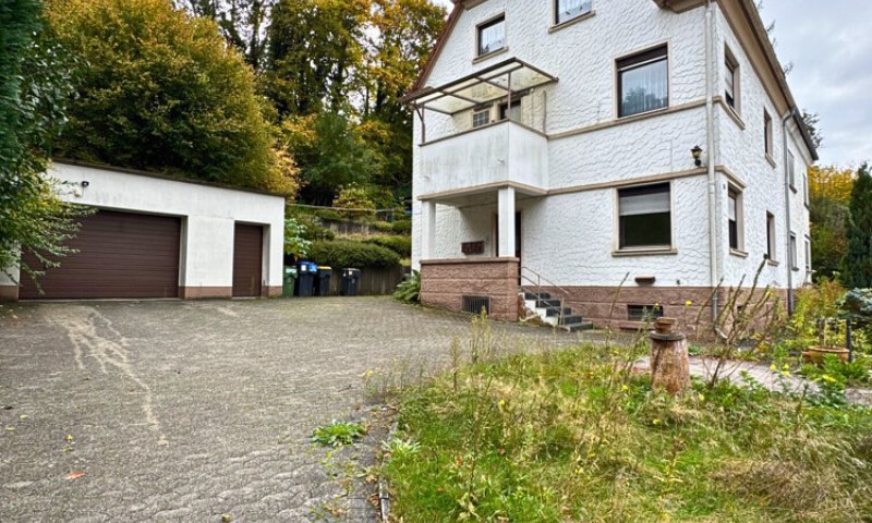 2-3 Familienhaus mit Erweiterungsmöglichkeit in guter Lage von Fechingen