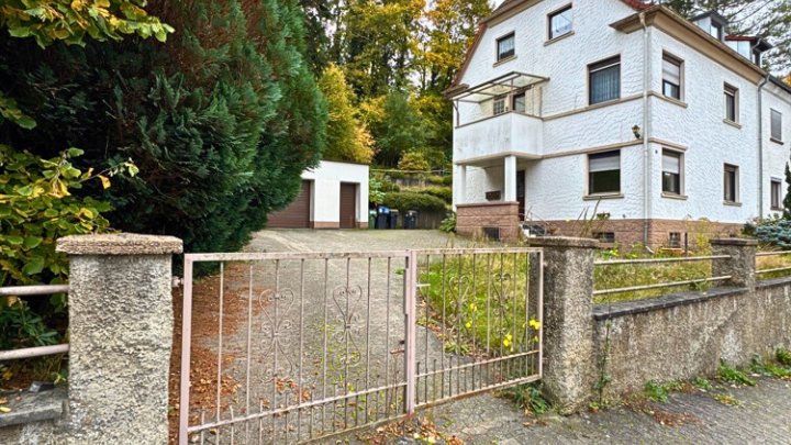 2-3 Familienhaus mit Erweiterungsmöglichkeit in guter Lage von Fechingen