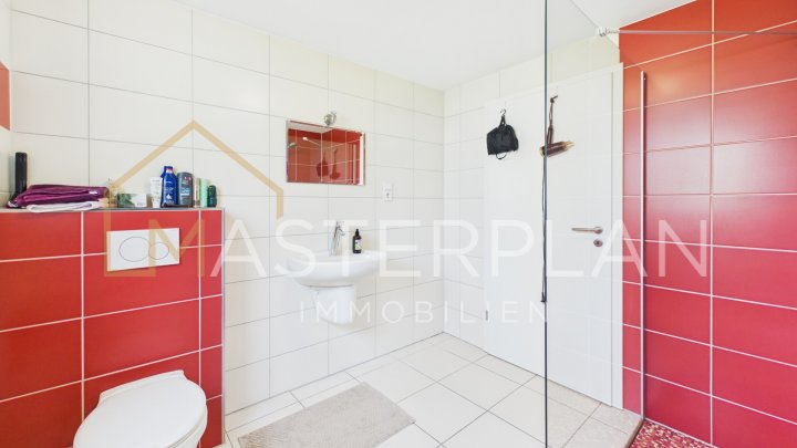 Zweifamilienhaus mit Einliegerwohnung und Dachterrasse in sehr ruhiger Lage von Wadgassen-Werbeln