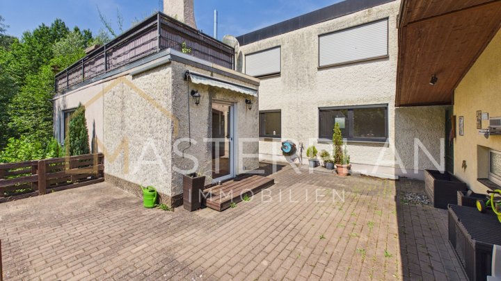 Zweifamilienhaus mit Einliegerwohnung und Dachterrasse in sehr ruhiger Lage von Wadgassen-Werbeln