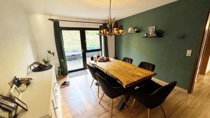 Gepflegtes Reihenendhaus mit Garage in St. Ingbert -Oberwürzbach!