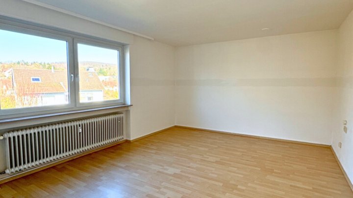 Großzügige 4 ZKB Wohnung mit Balkon & Stellplatz in Dudweiler-Süd