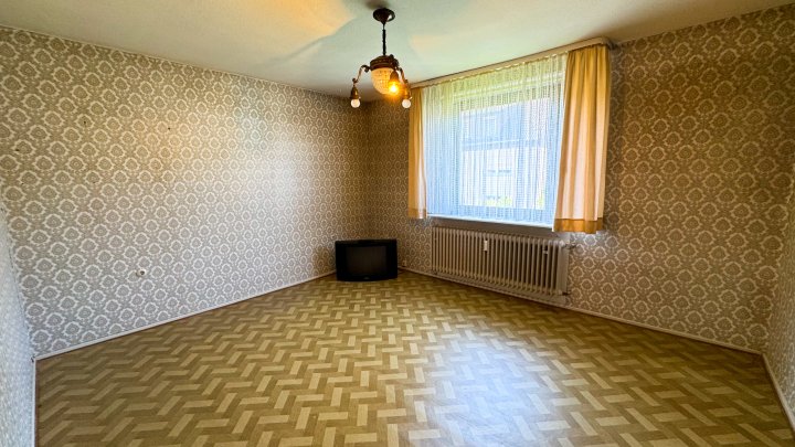 IM KLINGELTAL - Freist. 2-Fam. Haus mit Garten und Garage in Zweibrücken-Ixheim