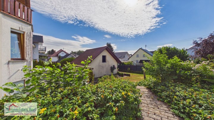 ORSCHOLZ: WOHNHAUS MIT 4 SCHLAFZ., GR. GARAGE, GARTEN IN TOP WOHNLAGE!