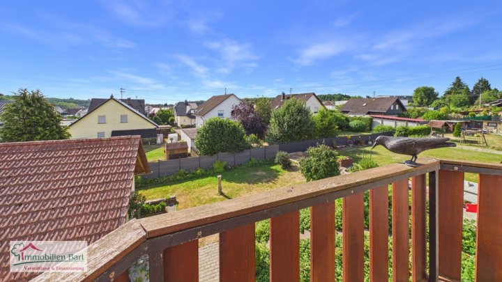 ORSCHOLZ: WOHNHAUS MIT 4 SCHLAFZ., GR. GARAGE, GARTEN IN TOP WOHNLAGE!