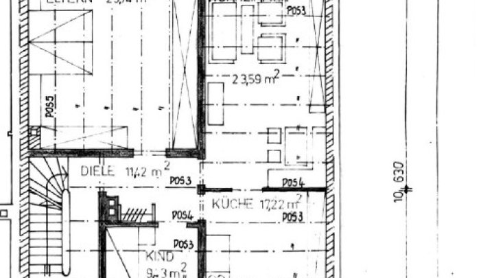 Großzügiges Einfamilienhaus mit Garage und kleinem Garten