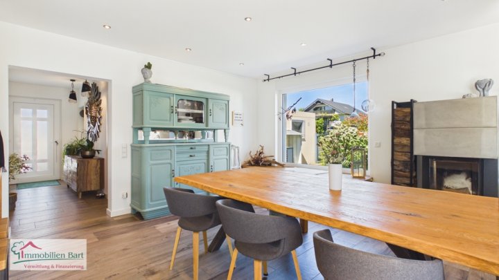 WEISKIRCHEN-RAPPWEILER: BUNGALOW MIT 3 SZ / 2 GARAGEN / TOLLER GARTEN!