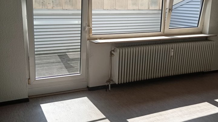 NIEDERSIMTEN - Schöne 3-ZKB mit Dachterrasse in 66955 Pirmasens