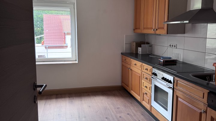 Freistehendes Zweifamilienhaus mit großem Grundstück - ideal für Tierliebhaber