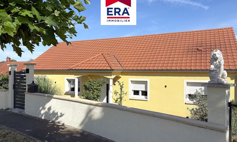 OHNE VERMITTLUNGSGEBÜHREN-FREISTEHENDES EINFAMILIENHAUS MIT POOL UND HEIMKINO IN COCHEREN/FR