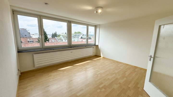 Schönes 1. Zimmer Apartment SB Innenstadt mit großzügiger Belichtung/Aufzug