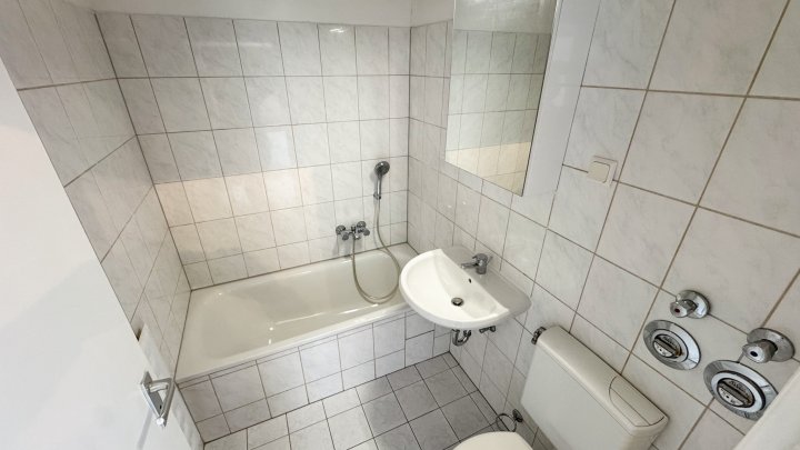 Schönes 1. Zimmer Apartment SB Innenstadt mit großzügiger Belichtung/Aufzug