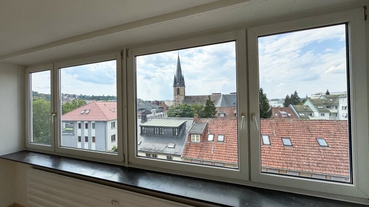 Schönes 1. Zimmer Apartment SB Innenstadt mit großzügiger Belichtung/Aufzug