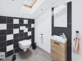 separates WC