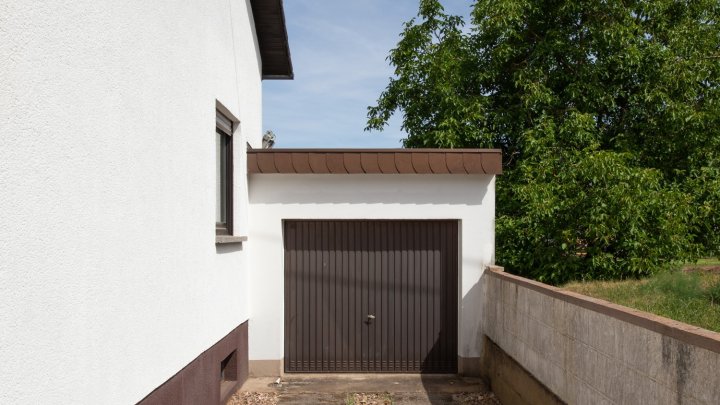 Familienglück auf einer Ebene | Freistehender Bungalow mit großem Garten